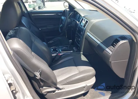 2010 Chrysler 300 Touring/Signature Series/Executive Series из США, поврежденный, VIN 2C3CA5CV2AH180310